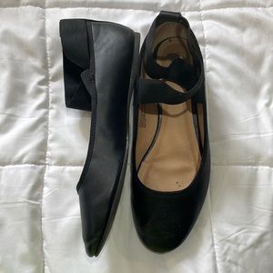 Mossimo ballet flats 9 1/2